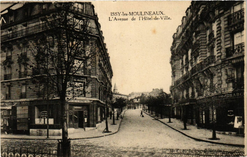 Carte postale ancienne Issy les Moulineaux L'Avenue de l'Hotel de Ville à Issy-les-Moulineaux