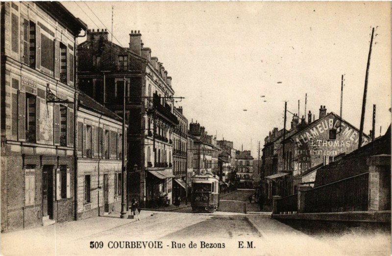 Carte postale ancienne Courbevoie Rue de Bezons à Courbevoie