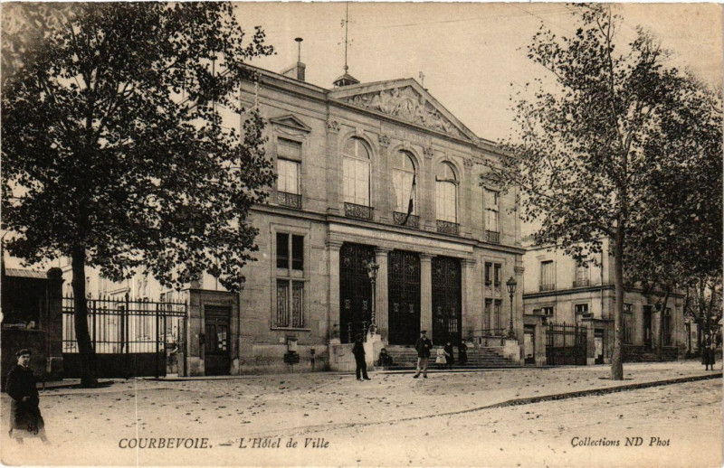 Carte postale ancienne Courbevoie L'Hotel de Ville à Courbevoie