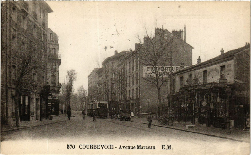 Carte postale ancienne Courbevoie Avenue Marceau à Courbevoie