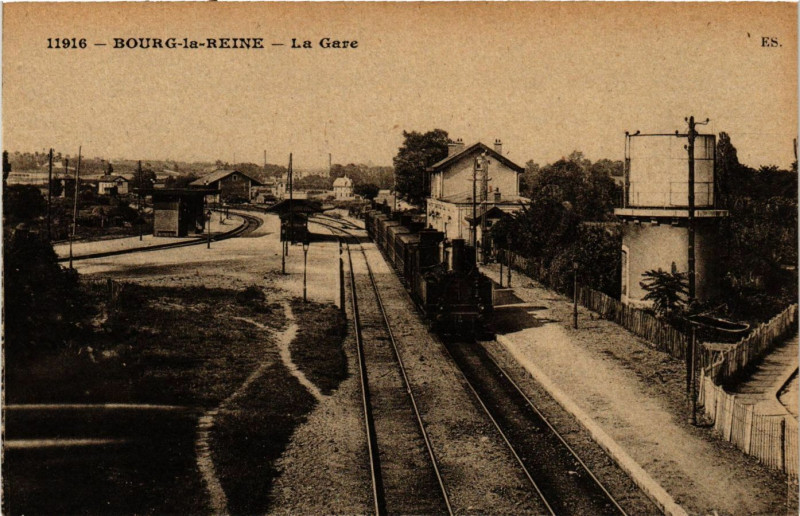 Carte postale ancienne Bourg la Reine - La Gare à Bourg-la-Reine