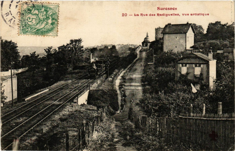 Carte postale ancienne Suresnes - La Rue des Radiguelles à Suresnes