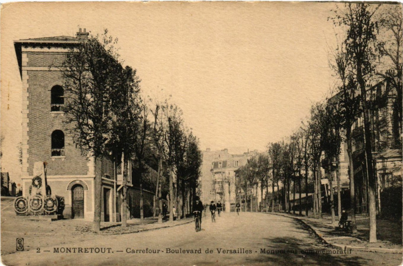 Carte postale ancienne Montretout - Carrefour