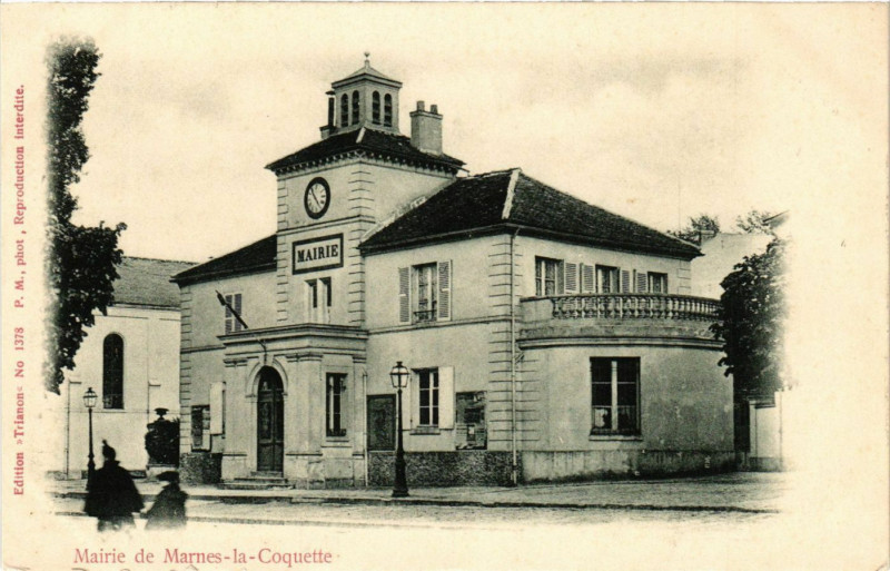 Carte postale ancienne Mairie de Marnes la Coquette à Marnes-la-Coquette