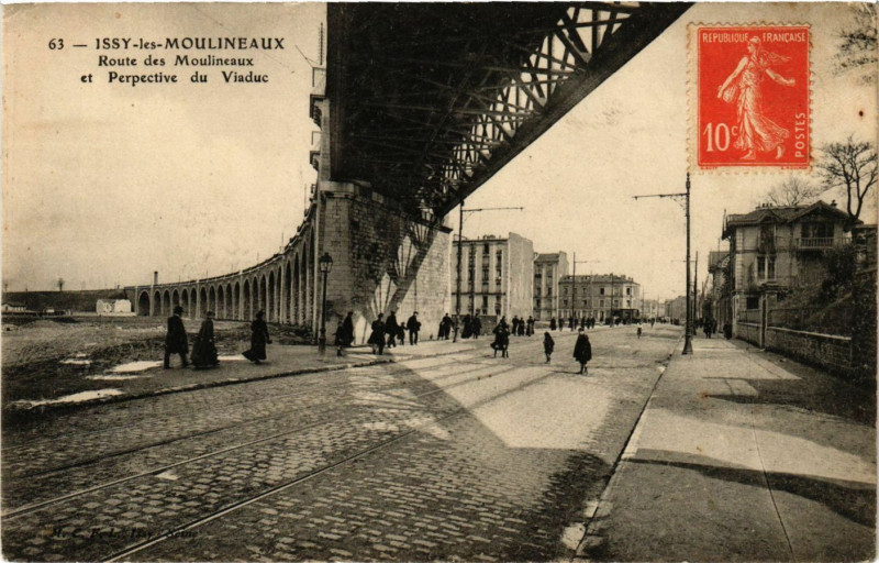 Carte postale ancienne Issy les Moulineaux - Route des Moulineaux à Issy-les-Moulineaux