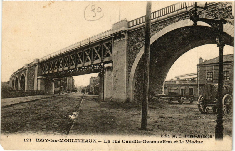 Carte postale ancienne Issy les Moulineaux - La rue Camille-Desmoulins à Issy-les-Moulineaux