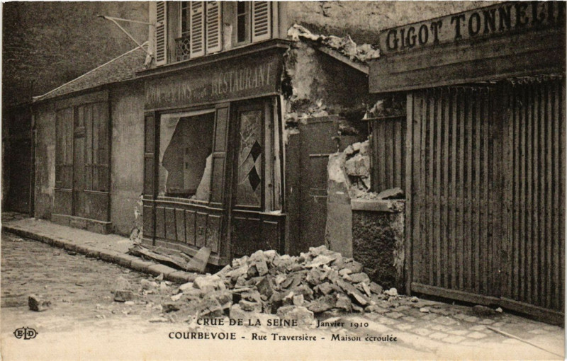 Carte postale ancienne Courbevoie - Rue Traversiere à Courbevoie