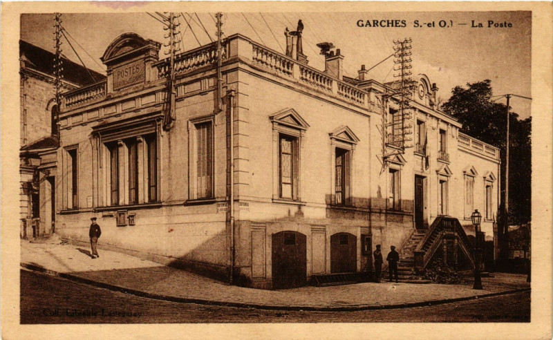 Carte postale ancienne Garches - La Poste à Garches