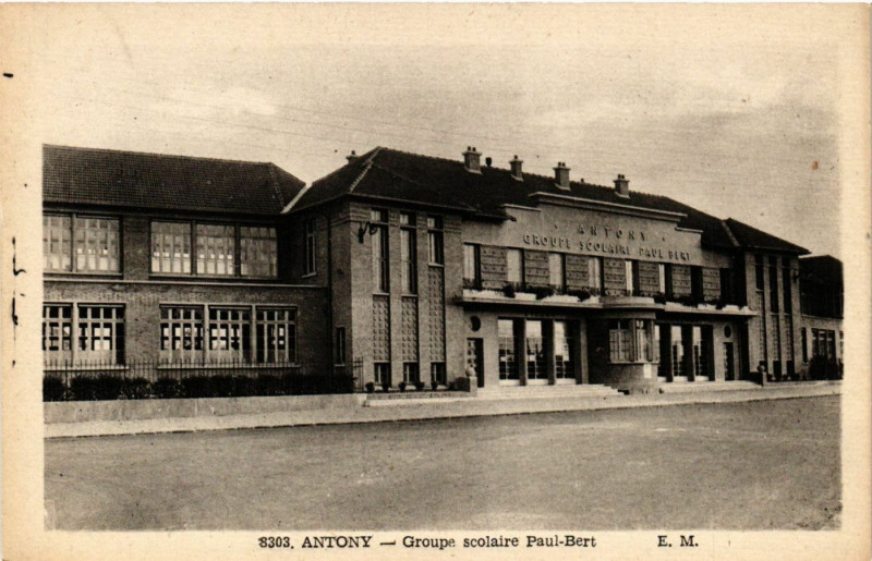 Carte postale ancienne Antony - Groupe scolaire Paul-Bert à Antony