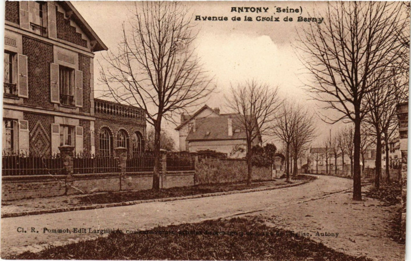 Carte postale ancienne Antony - Avenue de la Croix à Antony