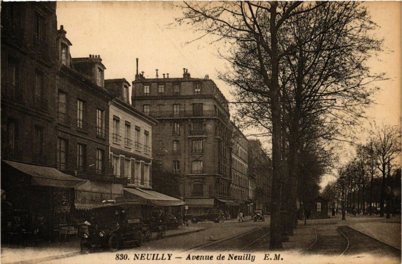 Carte postale ancienne Neuilly - Avenue de Neuilly