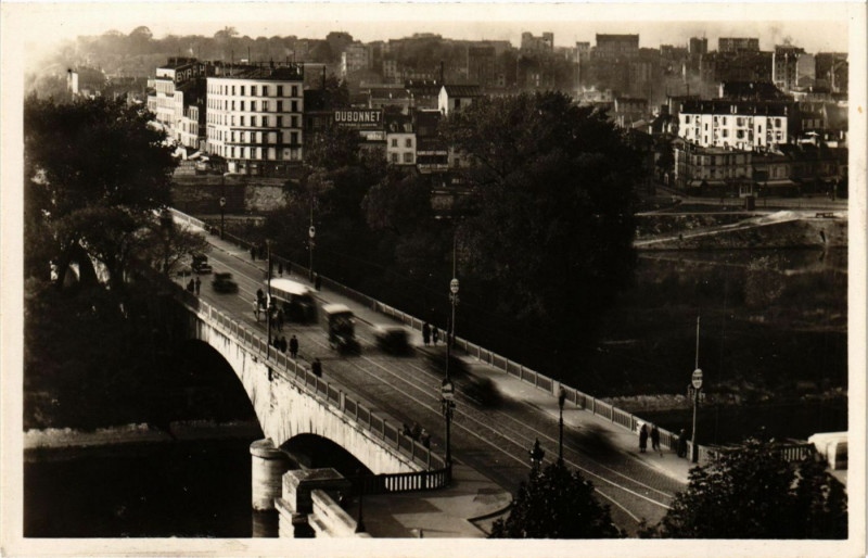 Carte postale ancienne Courbevoie - Pont de Neuilly à Courbevoie