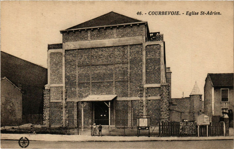 Carte postale ancienne Courbevoie - Eglise St-Adrien à Courbevoie