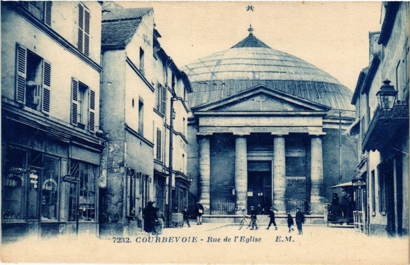 Carte postale ancienne Courbevoie - Rue de l'Eglise à Courbevoie