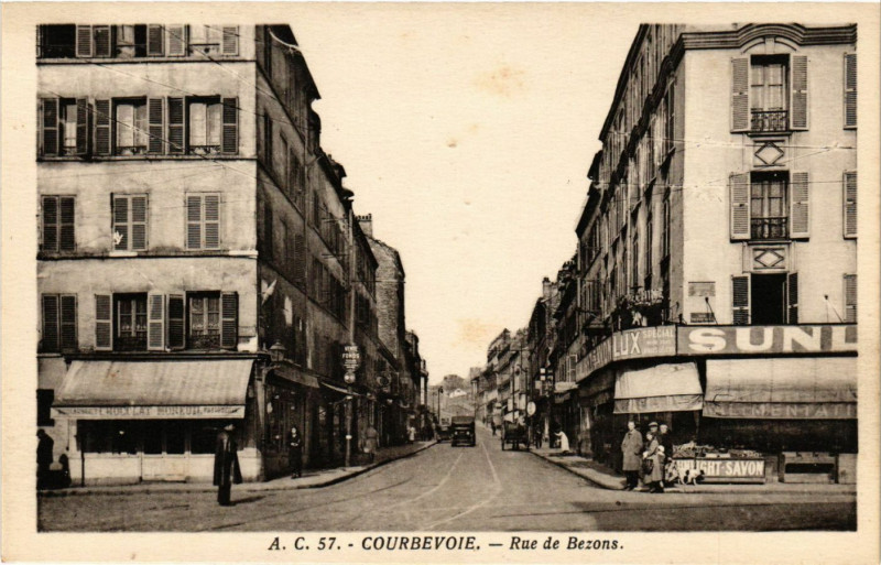 Carte postale ancienne Courbevoie - Rue de Bezons à Courbevoie