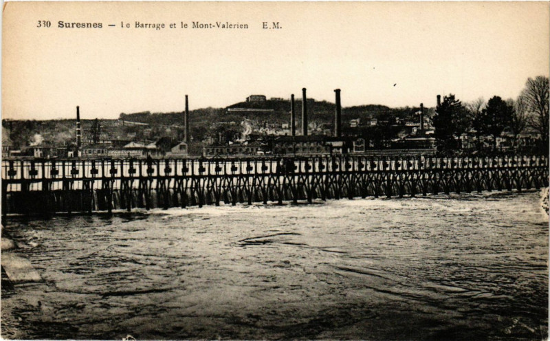Carte postale ancienne Suresnes - Le Barrage et le Mont-Valerin à Suresnes