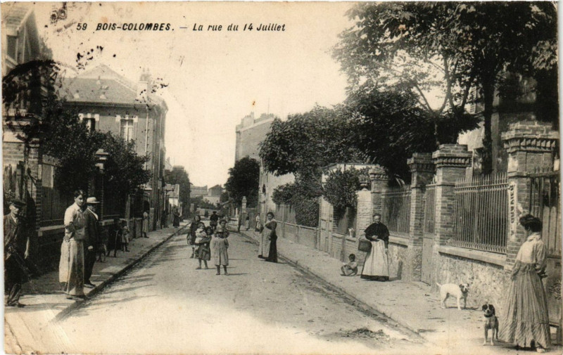 Carte postale ancienne Bois Colombes - La rue du 14 Julliet à Bois-Colombes