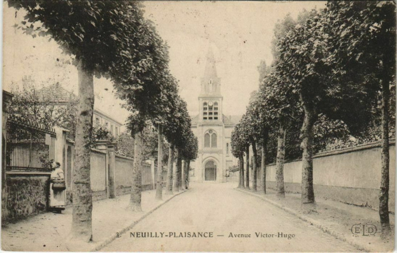 Carte postale ancienne Neuilly-Plaisance Avenue Victor-Hugo à Neuilly-Plaisance