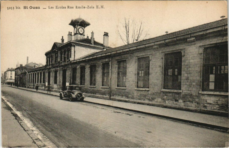 Carte postale ancienne Les Ecoles Rue Emile-Zola à Saint-Ouen-sur-Seine