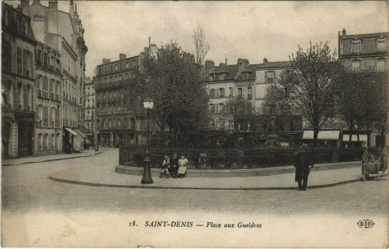 Carte postale ancienne Saint-Denis - Place aux Gueldres à Saint-Denis