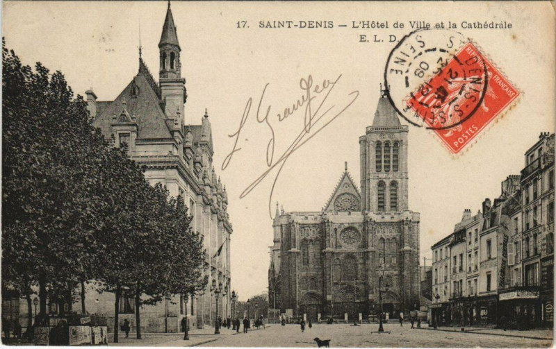 Carte postale ancienne Saint-Denis - L'Hotel de Ville et la Chatedrale à Saint-Denis