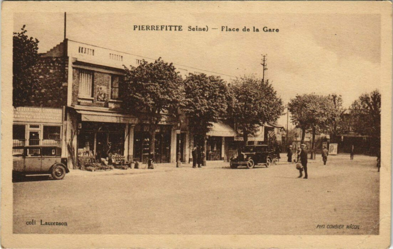 Carte postale ancienne Pierrefitte - Flace de la Gare