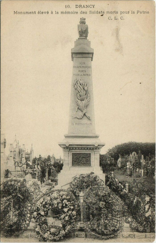 Carte postale ancienne Drancy - Monument eleve a la memorie des Soldats morts pour la Pat à Drancy