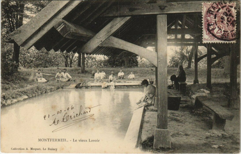 Carte postale ancienne Montreuil Franceville - Le vieuix Lavoir à Montreuil