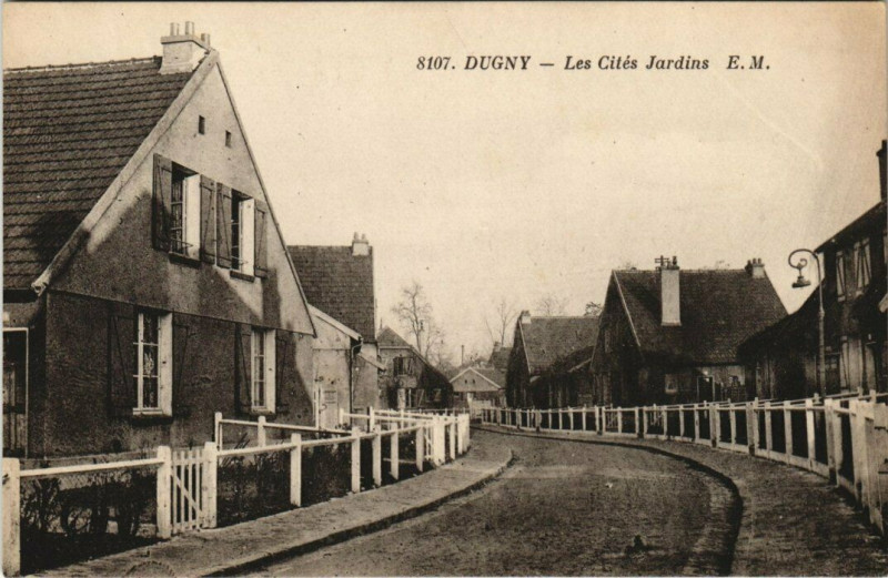 Carte postale ancienne Les Cités Jardins à Dugny