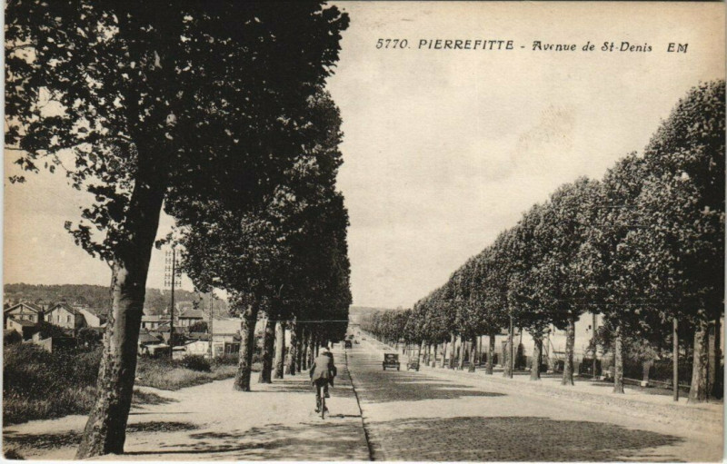 Carte postale ancienne Pierrefitte - Avenue de Saint-Denis à Saint-Denis