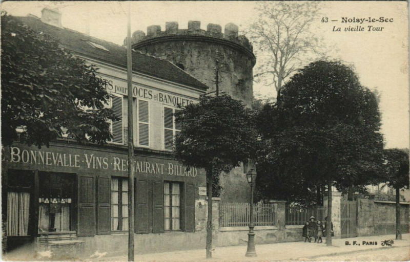 Carte postale ancienne Noisy-le-Sec - La Vieille Tour à Noisy-le-Sec