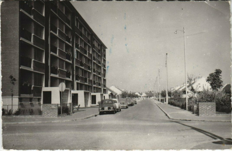 Carte postale ancienne Servan - Rue du Progres