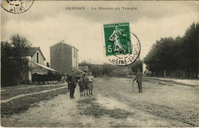 Carte postale ancienne Gargan - Le Montee du Temple