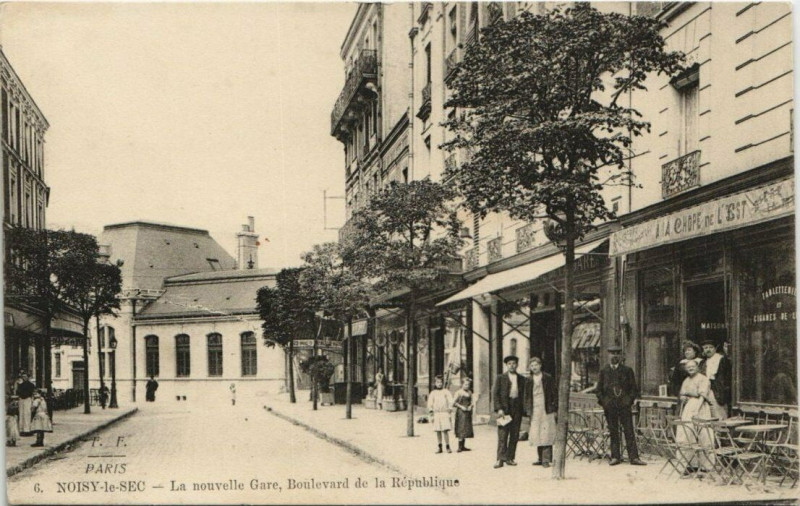 Carte postale ancienne Noisy-le-Sec - La nouvelle Gare, Boulevard de la République à Noisy-le-Sec