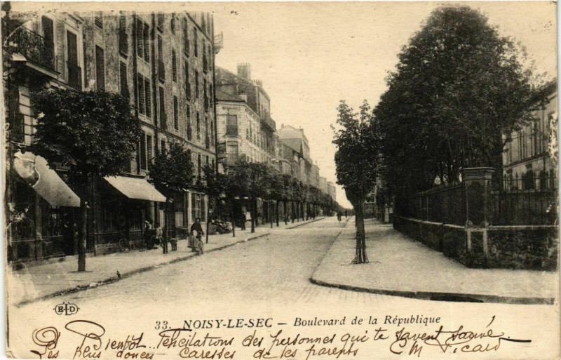 Carte postale ancienne Noisy-le-Sec Boulevard de la République à Noisy-le-Sec