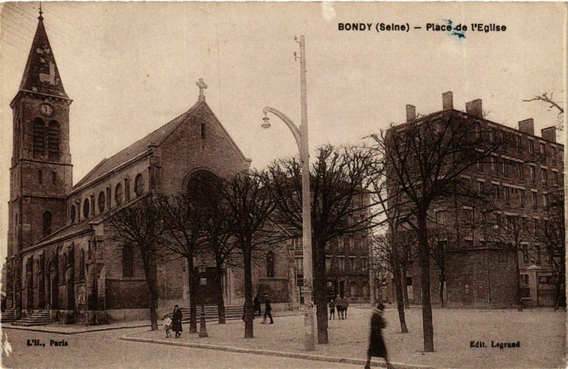 Carte postale ancienne Bondy Place de l'Eglise à Bondy