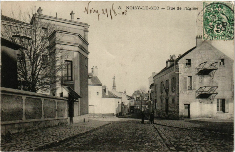 Carte postale ancienne Noisy-le-Sec Rue de l'Eglise à Noisy-le-Sec