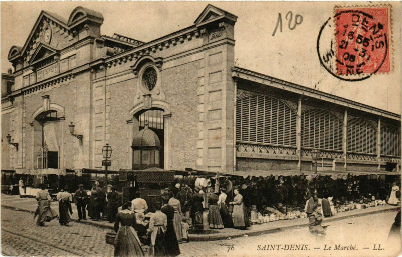 Carte postale ancienne Saint-Denis Le Marché à Saint-Denis