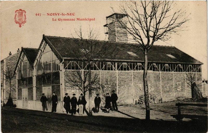Carte postale ancienne Noisy-le-Sec Gymnase Municipal à Noisy-le-Sec