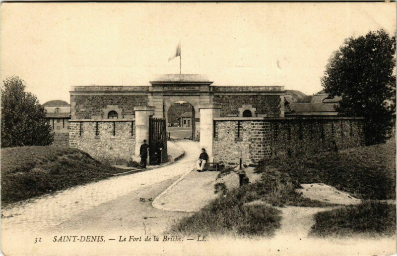 Carte postale ancienne Seine-Saint-Denis Le Fort de la Briche à Saint-Denis