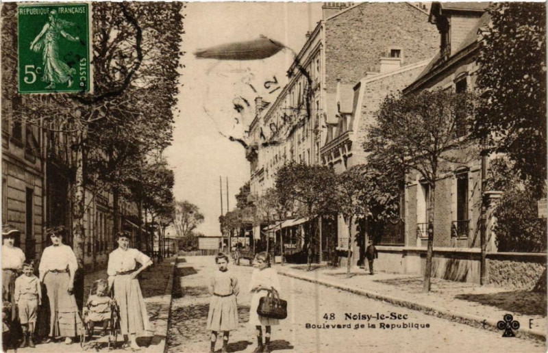 Carte postale ancienne Noisy-le-Sec Boulevard de la Republique à Noisy-le-Sec
