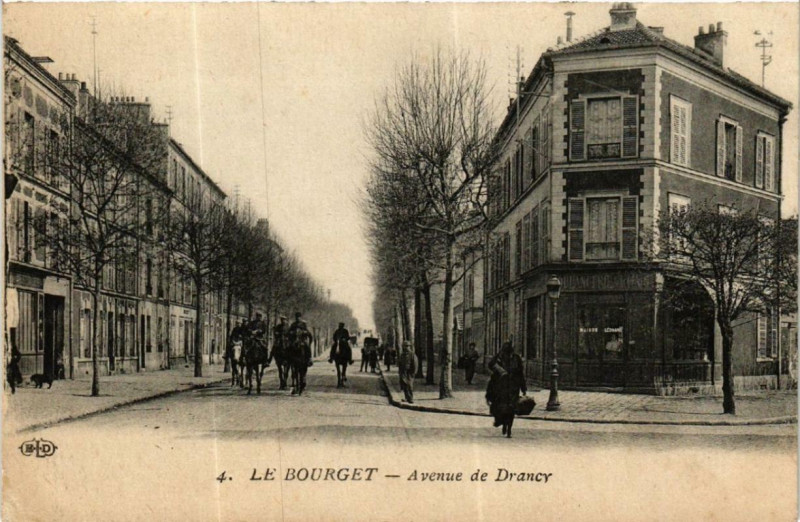 Carte postale ancienne Le Bourget Avenue de Drancy à Drancy