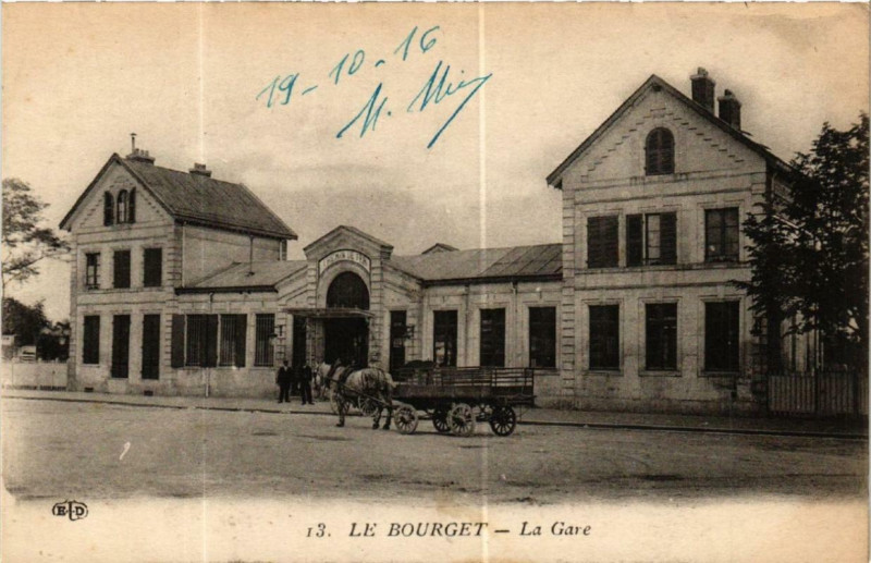 Carte postale ancienne Le Bourget La Gare au Bourget