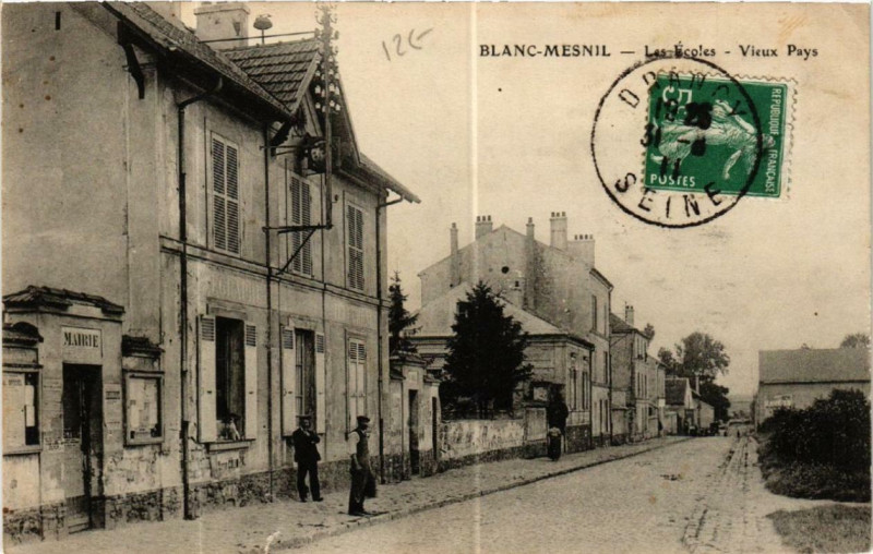 Carte postale ancienne Blanc-Mesnil Les Ecoles Vieux Pays