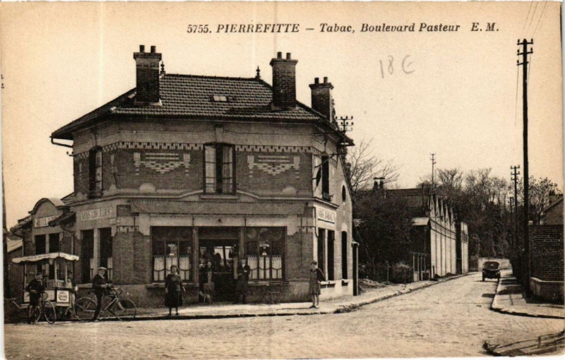 Carte postale ancienne Pierrefitte Tabac Boulevard Pasteur