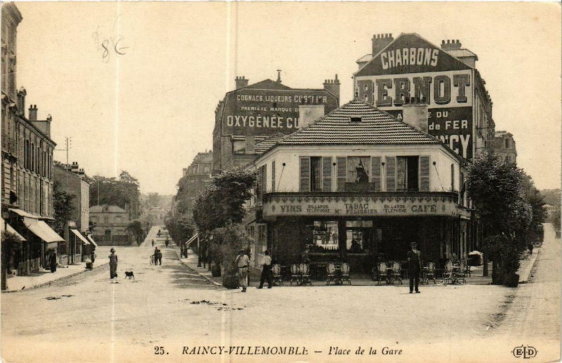 Carte postale ancienne Villemomble Raincy Place de la Gare à Villemomble