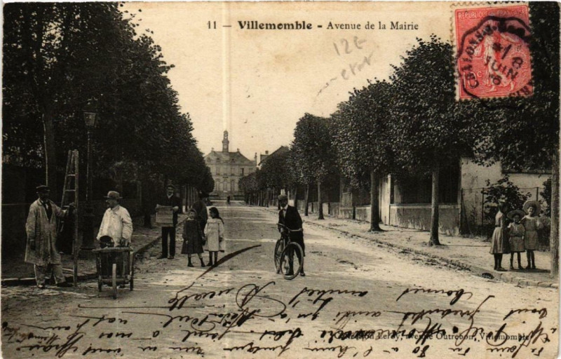 Carte postale ancienne Villemomble Avenue de la Mairie à Villemomble