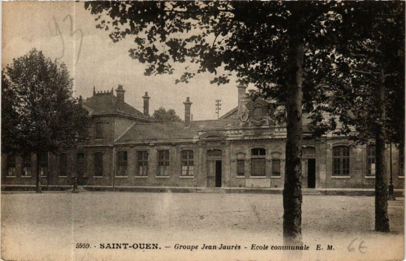Carte postale ancienne Groupe Jean Jaurès - Ecole communale à Saint-Ouen-sur-Seine