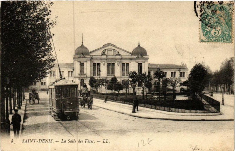 Carte postale ancienne Saint-Denis La Salle des Fetes à Saint-Denis