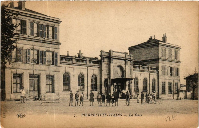 Carte postale ancienne Pierrefitte Stains La Gare à Stains